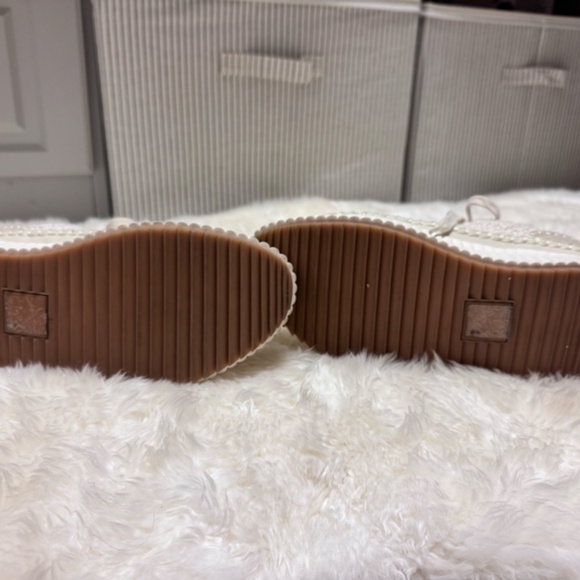 Dolce Vita Dolen Platform Sneaker - Picture 5 of 7